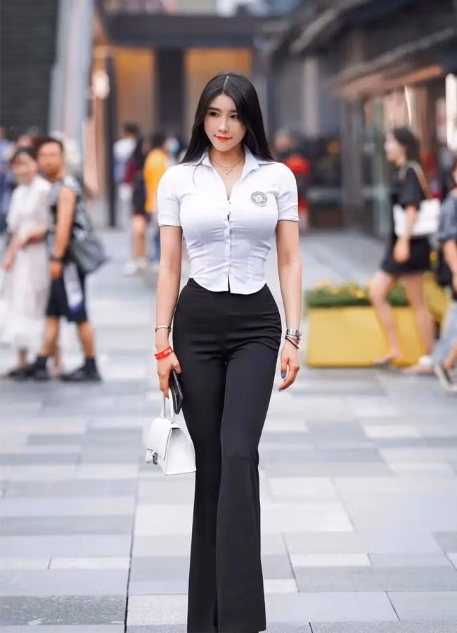 Hot girl phòng gym này có thời điểm bị chụp lại hình ảnh tăng cân làm không ít người ngỡ ngàng.