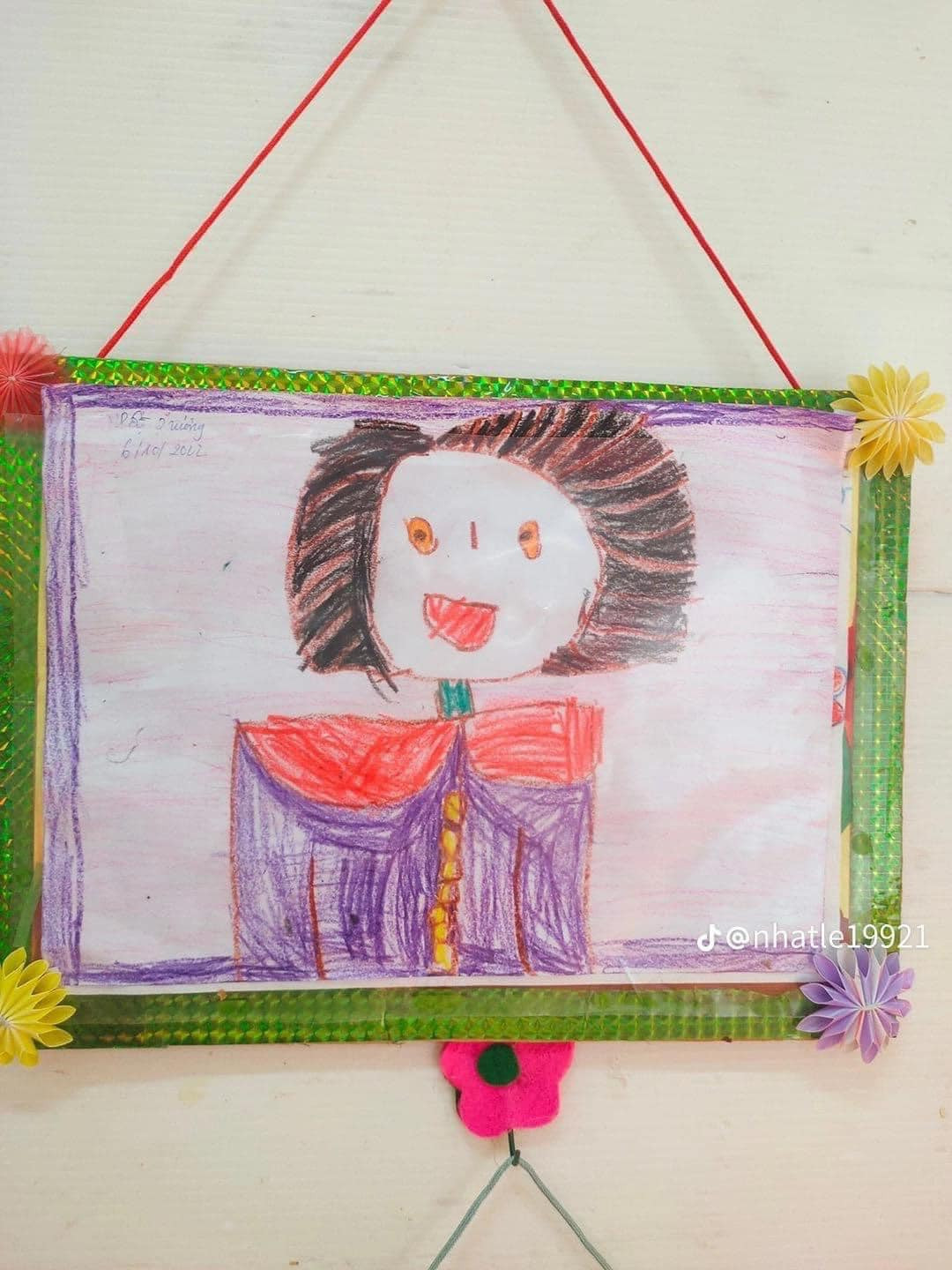 Phần lớn netizen đều cho rằng đây mới chính là nét vẽ ngây thơ, đáng yêu của các em nhỏ.