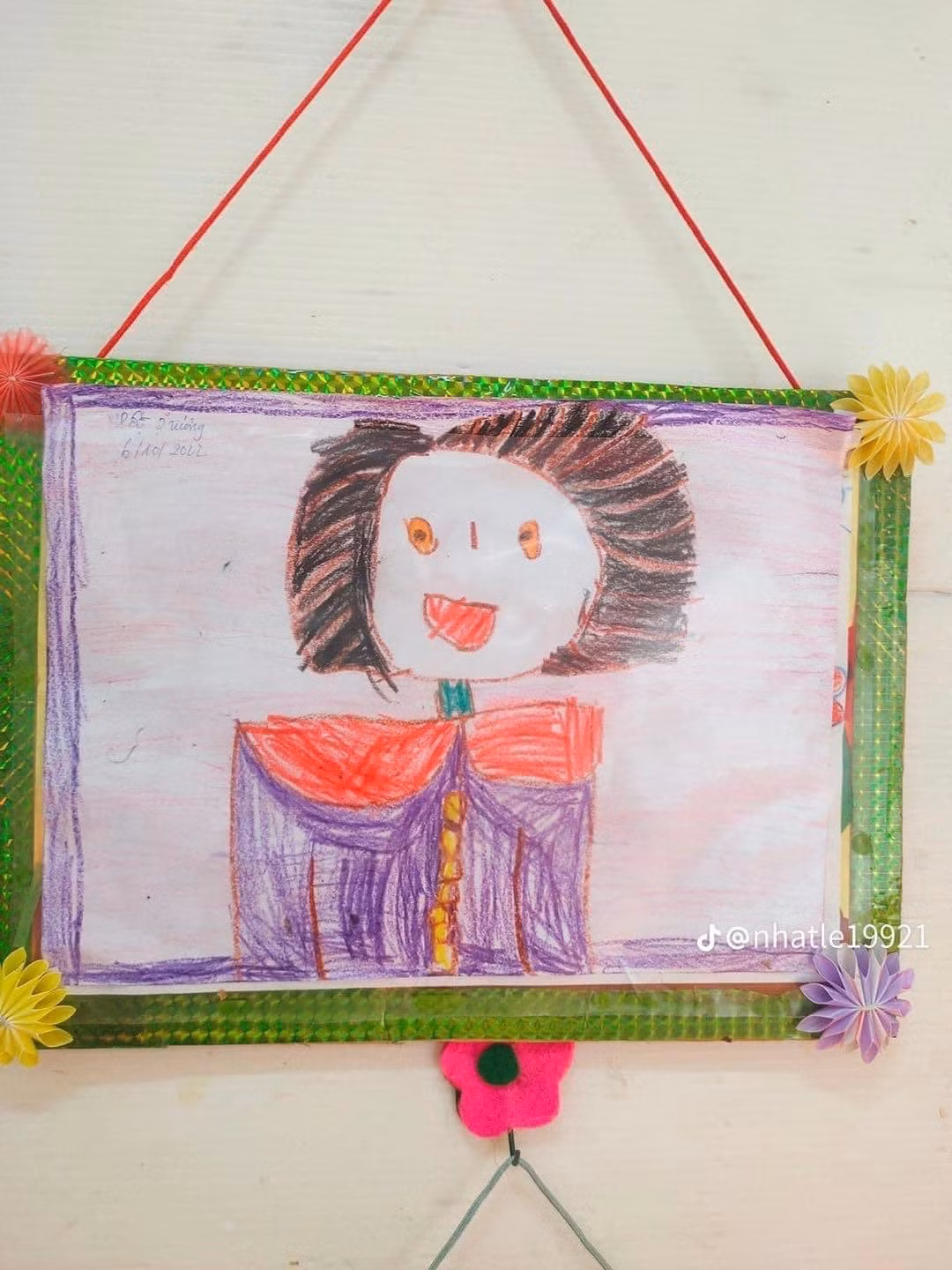 Phần lớn netizen đều cho rằng đây mới chính là nét vẽ ngây thơ, đáng yêu của các em nhỏ.