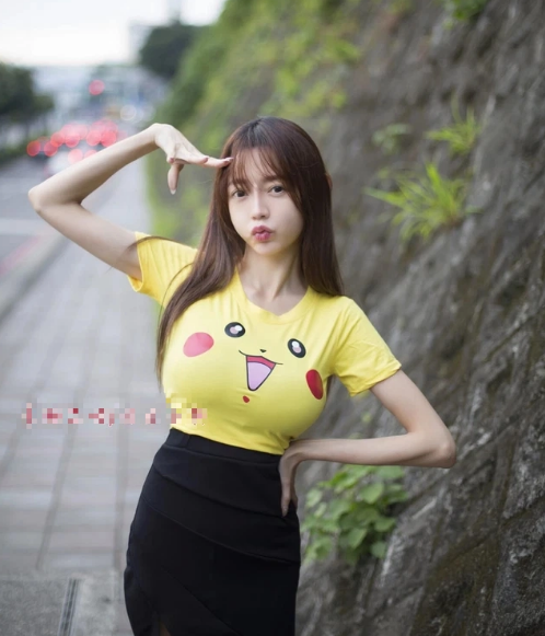 Việc Nagase Kunni lấn sân làm streamer khiến cô nàng trở nên nổi tiếng vô cùng nhanh chóng và được streamer nổi tiếng giàu có, chuyên review xế hộp như Lian Qianyi mời hợp tác.