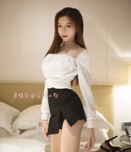 Thời gian qua Nagase Kunni bất ngờ lấn sân làm streamer, có lẽ vì tình hình dịch bệnh mà cô đã làm thêm công việc này.