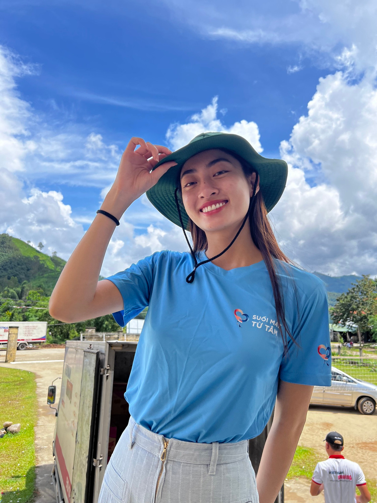 Lương Thùy Linh cho biết "Chị là một trong những người bê tráp của chị Nga và chị Đỗ Mỹ Linh luôn". Qua đây, có thể thấy rằng mọi tin đồn vừa qua không chỉ là tin đồn mà đã thành sự thật.