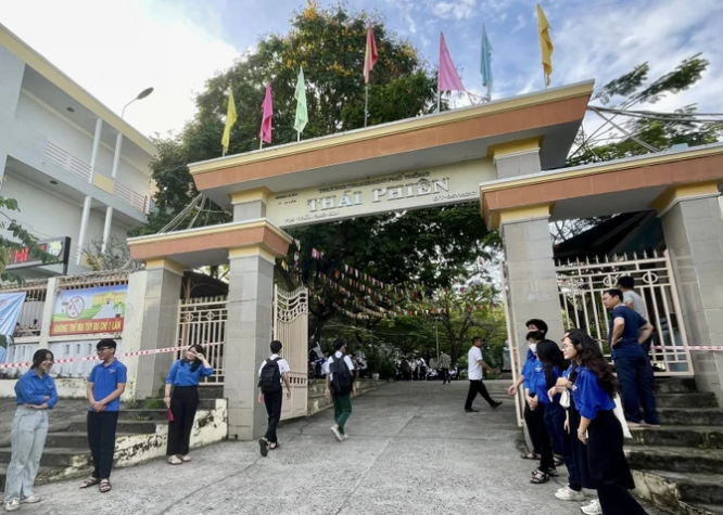 Học sinh giỏi không được nhận tiền thưởng, Hiệu trưởng vi phạm thế nào? Hoc sinh gioi khong duoc nhan tien thuong, Hieu truong vi pham the nao?