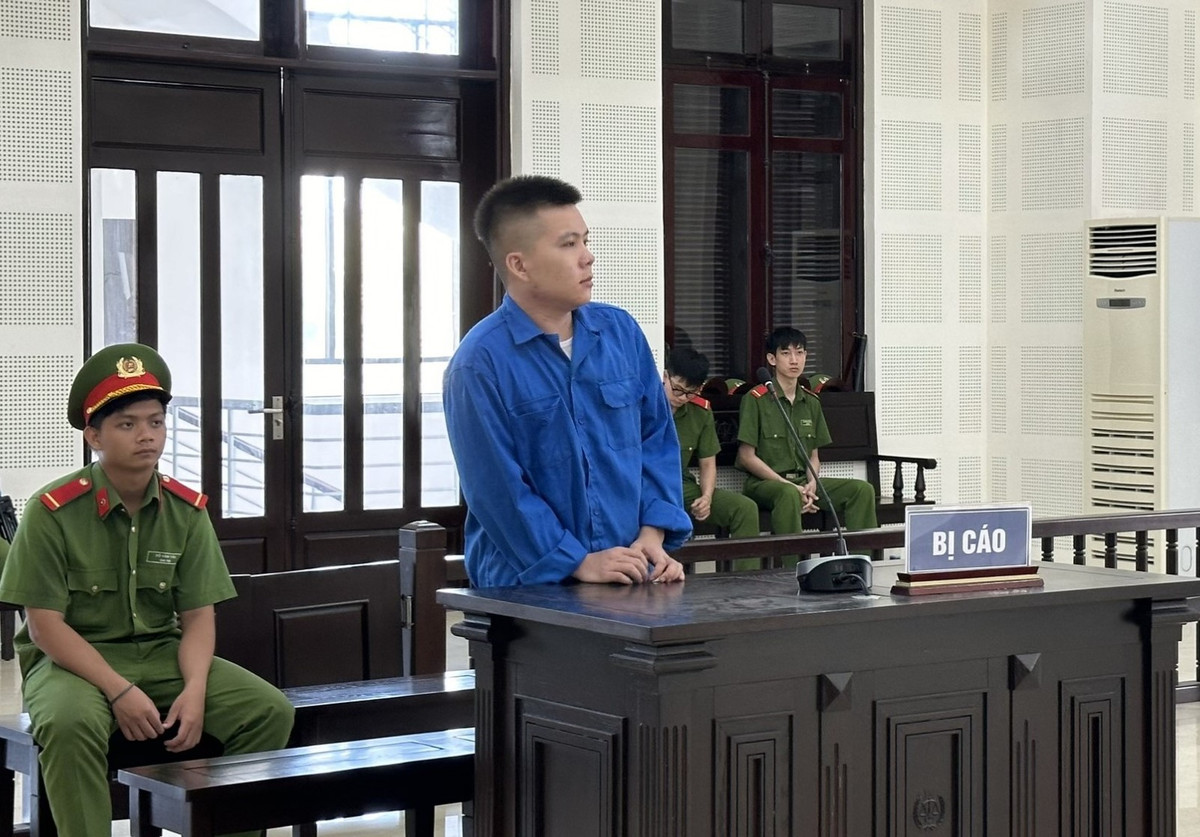 Cướp giật túi xách của người nước ngoài, thanh niên 22 tuổi lĩnh án tù Cuop giat tui xach cua nguoi nuoc ngoai, thanh nien 22 tuoi linh an tu