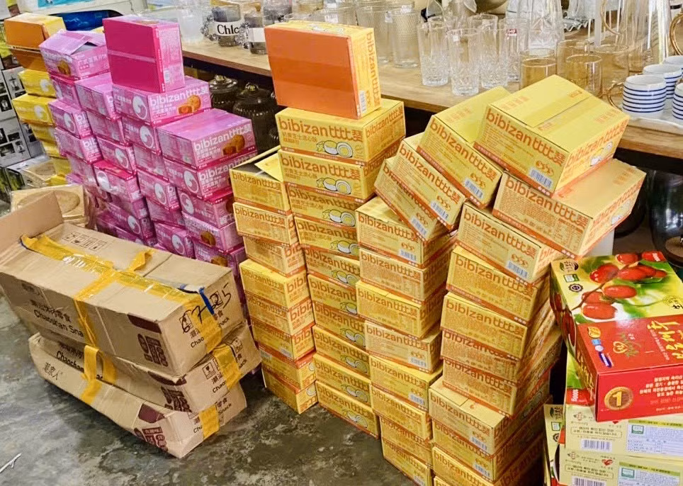 Đà Nẵng: Phát hiện hơn 1.800 bánh Trung thu nhập lậu - Hình 2 Da Nang: Phat hien hon 1.800 banh Trung thu nhap lau-Hinh-2