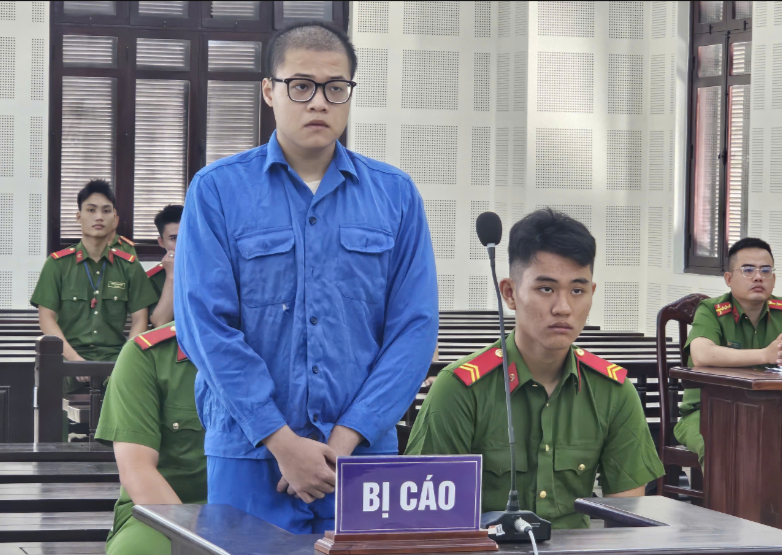 Dùng vỏ chai bia đâm bạn nhậu, nam thanh niên lĩnh 11 năm tù Dung vo chai bia dam ban nhau, nam thanh nien linh 11 nam tu