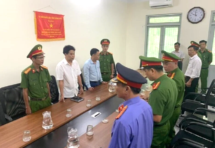 Tạm đình chỉ công tác Phó Chi cục trưởng Quản lý đất đai Quảng Nam Tam dinh chi cong tac Pho Chi cuc truong Quan ly dat dai Quang Nam