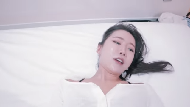 Hiện tại, clip vlogger Hàn Quốc mặc áo dài phản cảm đã biến mất khỏi Youtube. Chủ nhân của kênh WindMin TV không lên tiếng cho hành động này.