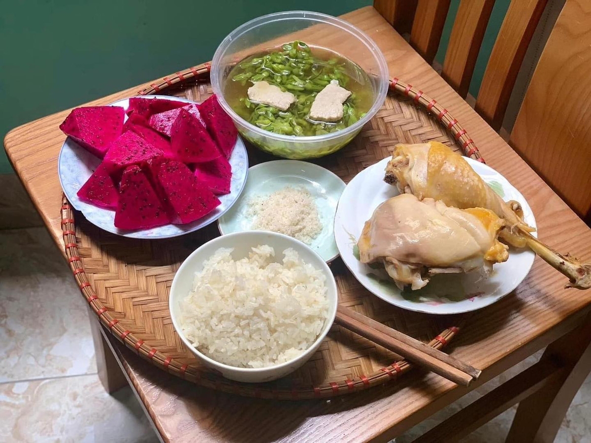 Thịt nạc và thịt gia cầm cũng là những thức ăn khuyên của bác sỹ cho người mẹ sau sinh