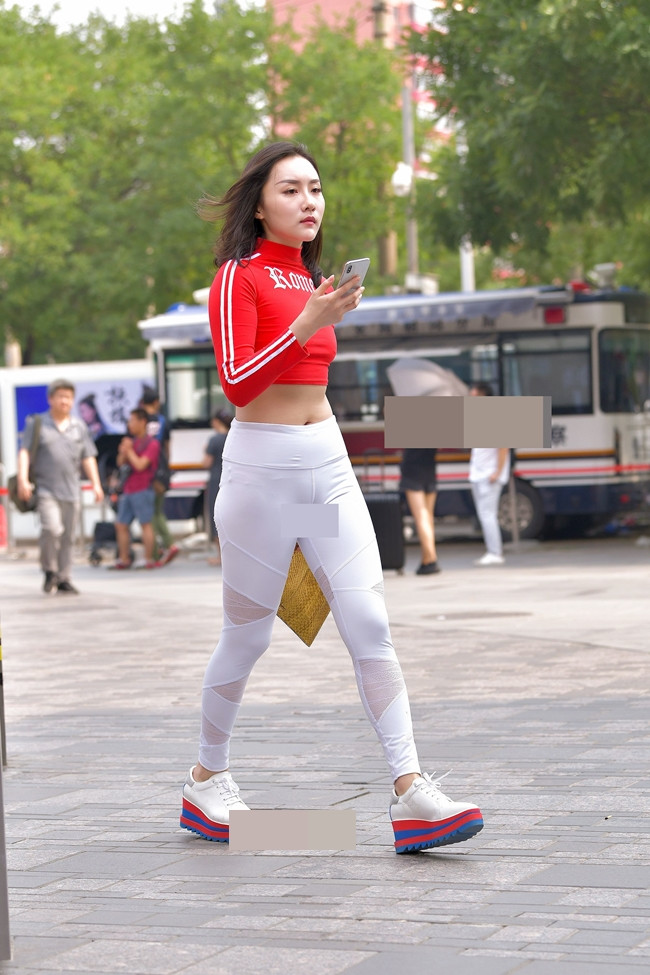 Họ bị chê trách thiếu tinh tế do không biết cách khắc phục lỗi vô duyên với legging.