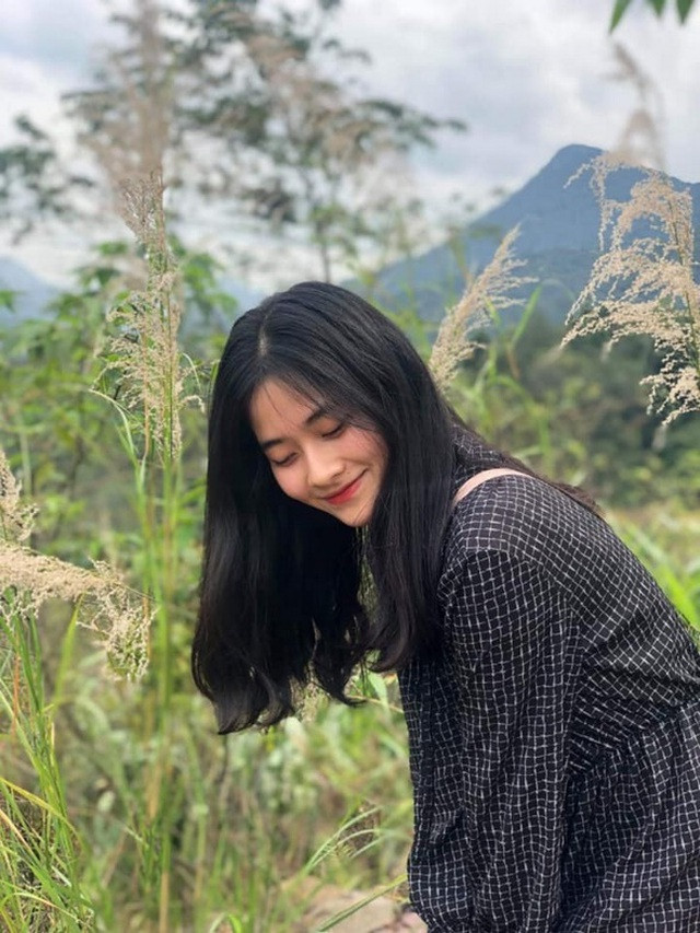 Sau khi nổi tiếng, Linh Anh cho biết cuộc sống của cô bạn không có quá nhiều sự thay đổi. Trước mắt, việc học là ưu tiên hàng đầu của cô nàng nên không có quá nhiều thời gian cho thế giới ảo.