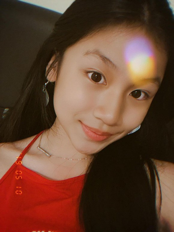 Ở tuổi 15, thần thái và sự tự tin ở nàng tiểu thư này thực sự khiến nhiều người phải trầm trồ.