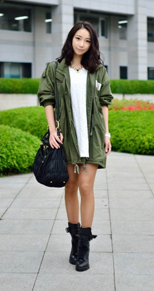 Có rất nhiều phong cách khác nhau, tùy theo sở thích của mỗi người, những xu hướng thời trang mới nhất đều được cập nhật tại "sàn diễn" trường đại học.