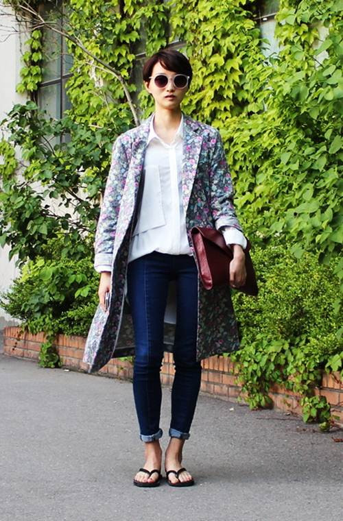 Trái ngược hẳn với cô bạn bên trên, nữ sinh này trông chẳng khác nào một tín đồ thời trang thực sự với gu ăn mặc phá cách thể hiện trong từng món đồ được chọn.