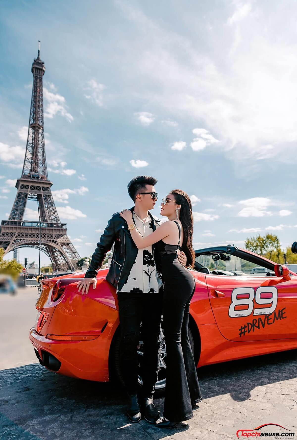 Mới đây, nữ giảng viên nóng bỏng này khiến CĐM bất ngờ hơn khi tung bộ ảnh cưới hoành tráng bên siêu xe Ferrari California T dưới chân tháp Eiffel.