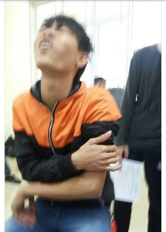 Kim tiêm luôn là nỗi ám ảnh kinh hoàng của trẻ con đến người lớn, phụ nữ tới đàn ông. Chẳng thế mà nhiều người hay đùa rằng phòng tiêm luôn là nơi gây cười nhất trung tâm y tế bởi đây là nơi ghi lại một loạt các biểu cảm khi đi tiêm cực khó đỡ của mọi người.