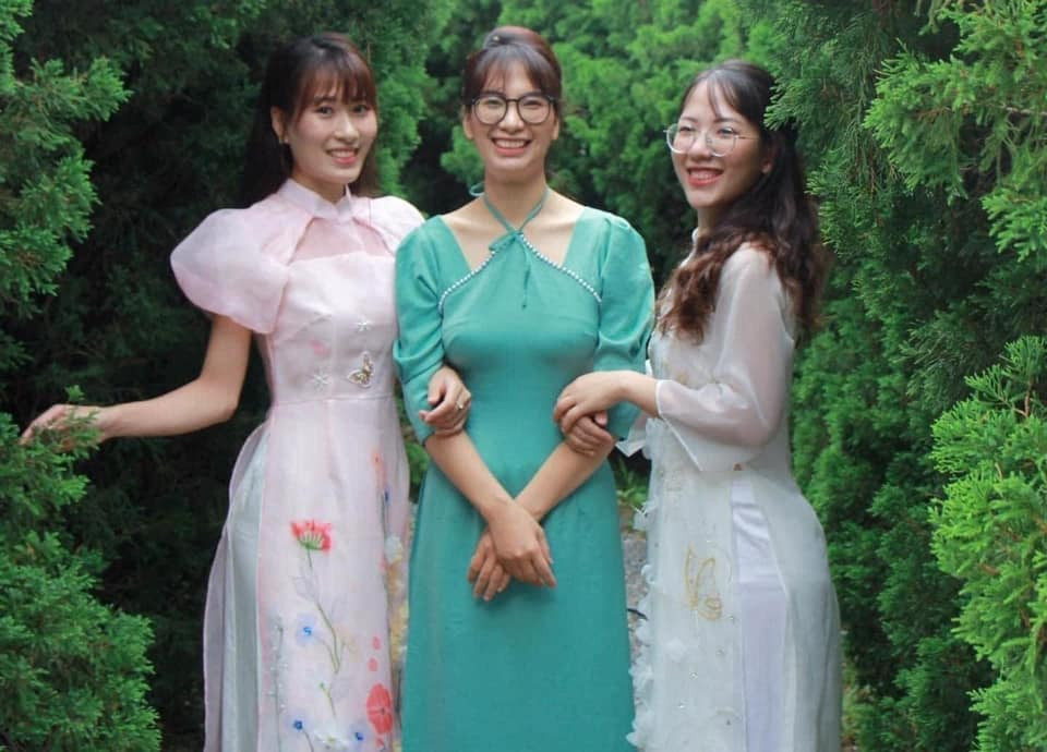 Hiện tại, các chị em đều có công ăn việc làm ổn định, cùng nhau hiếu thuận với bố mẹ