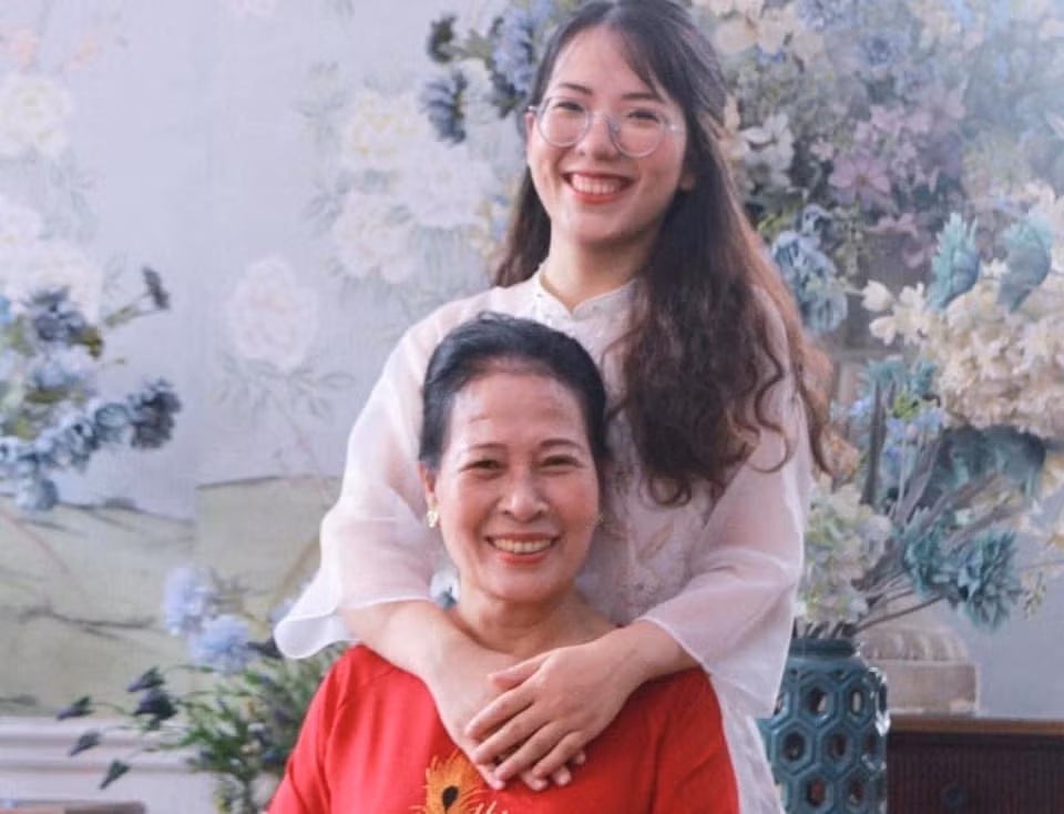 Cô con gái út là Thiên Tân, sinh năm 2000, là con gái út nên luôn được chiều chuộng nhất nhà. Cô nàng sở hữu nhan sắc xinh đẹp, ngọt ngào. Tân đã tốt nghiệp đại học và cũng có công việc tốt.