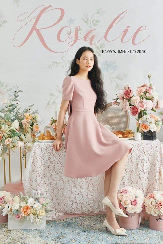 Theo tìm hiểu, người mẫu ảnh trong hình có tên là Hà Phương sinh ra và lớn lên ở Hà Nội, hiện đang học tại trường THCS Phương Liệt.