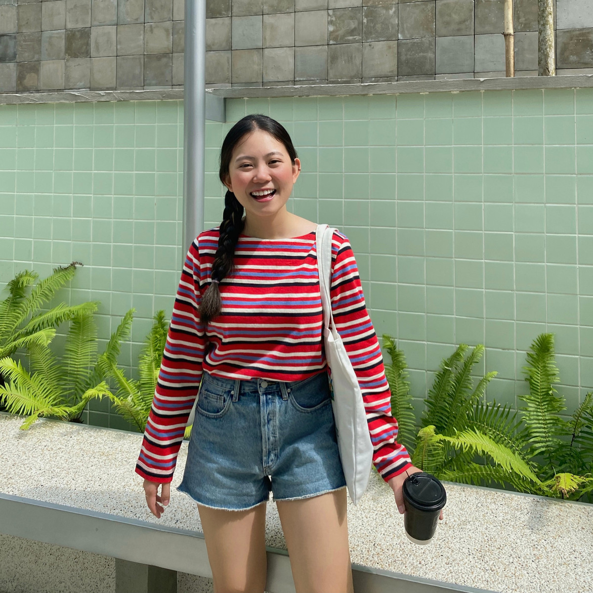 Là một nữ phi công, Khanh gặp phải những rào cản nhất định, đặc biệt là suy nghĩ phi công là ngành cho nam giới của nhiều người.