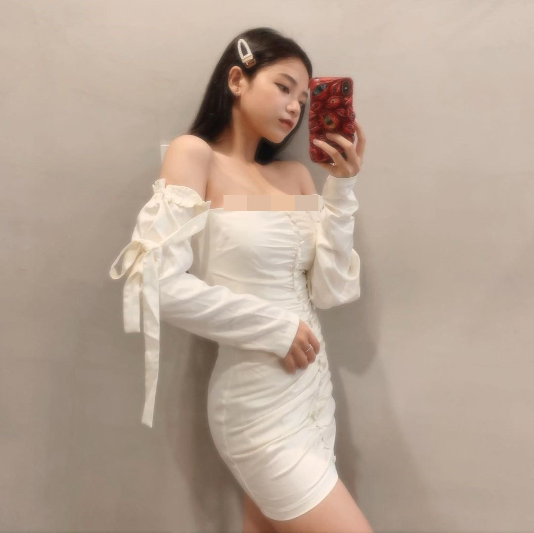 Ngọc Quỳnh còn nổi bật hơn so với các bạn cùng lứa vì theo đuổi phong cách sexy trưởng thành.