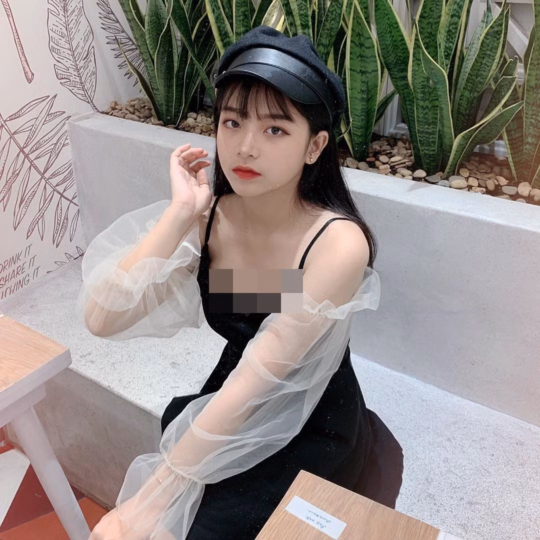 Với nhan sắc ngọt ngào, hot girl Sài thành - Ngọc Quỳnh được dân mạng đặt cho biệt danh "thiên thần" 