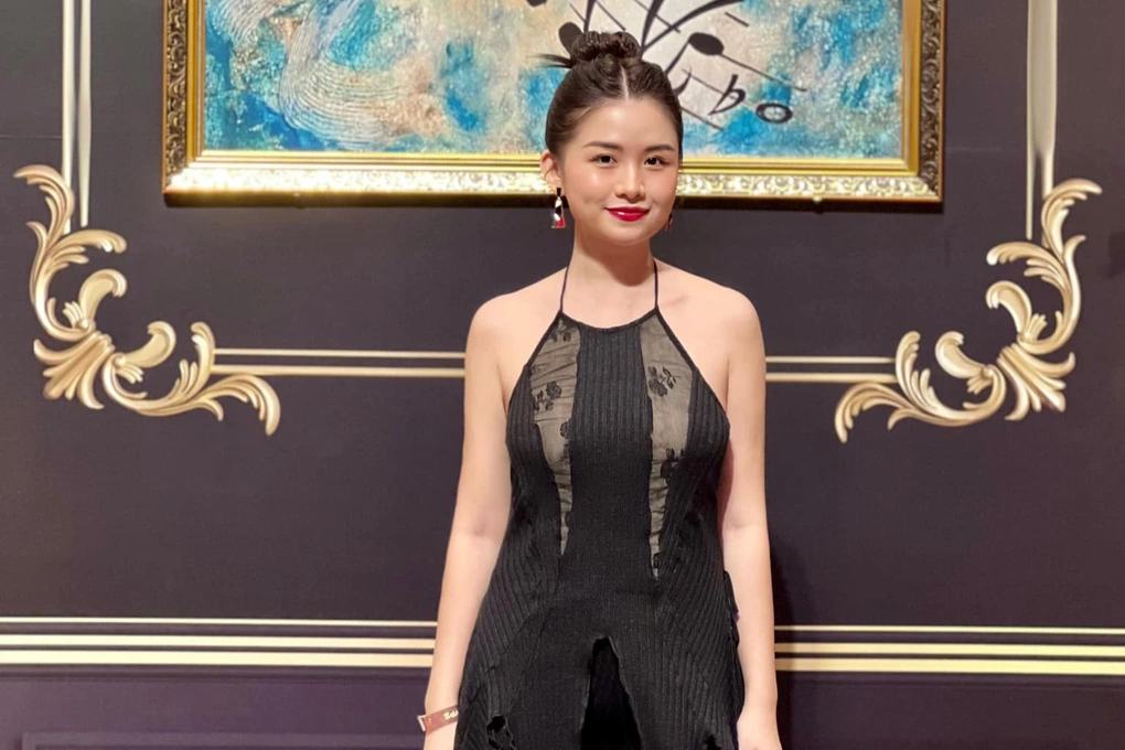 Hiện tại, Phương Đông lựa chọn theo đuổi lĩnh vực người dẫn chương trình. Cô có cơ hội tham gia nhiều sự kiện lớn nhỏ, tạo dựng tên tuổi với khán giả.