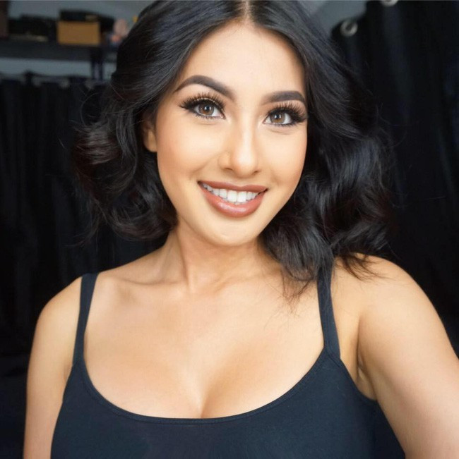 Jacqueline Phạm có cuộc sống khá kín tiếng và chưa từng có ý định dấn thân vào showbiz giống chị gái của mình.