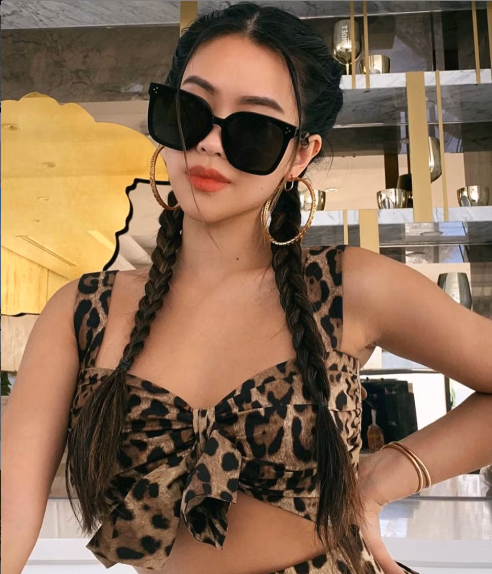 Trước đó, sau khi tiếp xúc với bệnh nhân COVID-19 thứ 17, Tiên Nguyễn đã chủ động đi khám và cách ly tại London, Anh.