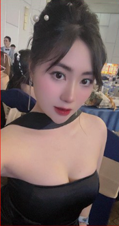 Lê Phương Anh sinh năm 1997 tại Hà Nội, là một cái tên khá nổi tiếng với giới trẻ Hà thành.