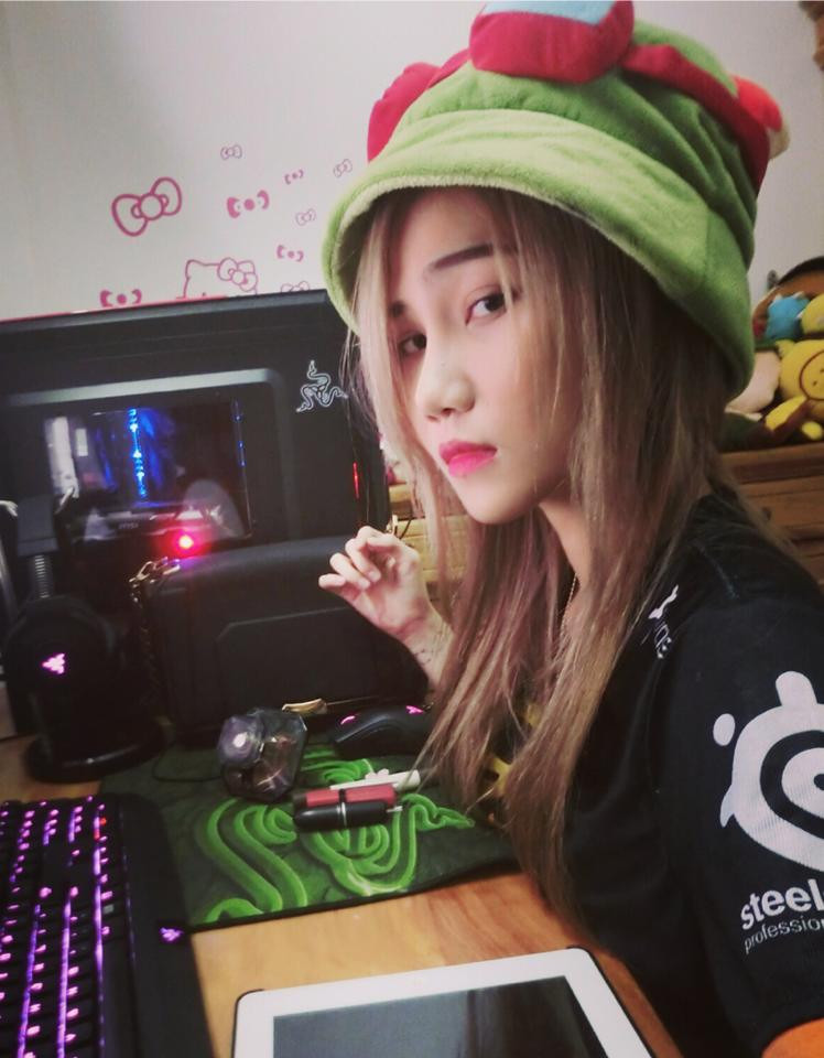 Khi được hỏi về kế hoạch đám cưới, cả hai chưa có kế hoạch đám cưới cụ thể nhưng cụ thể bạn gái KL7 muốn tổ chức đám cưới trên bãi biển và chưa muốn sinh con tại thời điểm này.