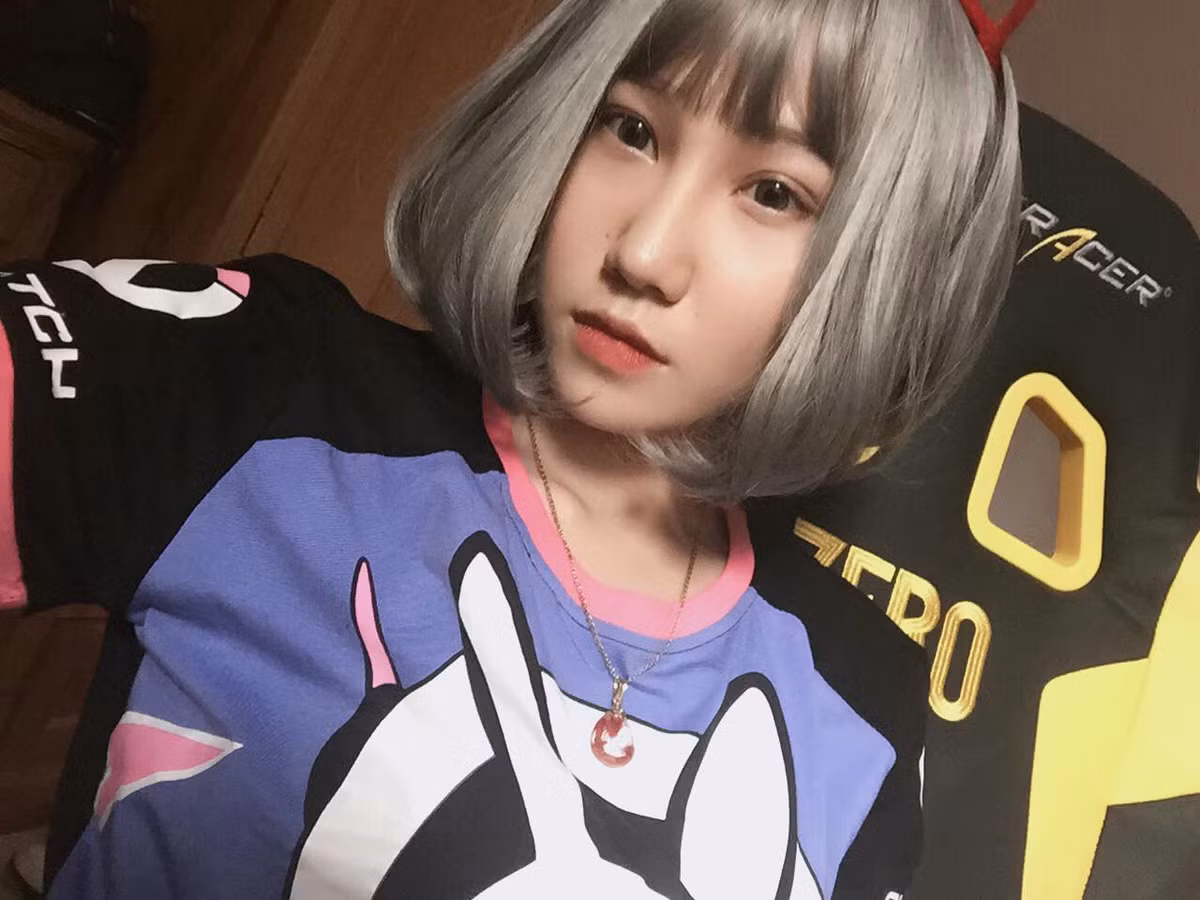 Ngày xưa cả hai quen nhau qua game và Ali tưởng nhầm anh chàng là Nhạc - một game thủ khác chơi cùng với team.