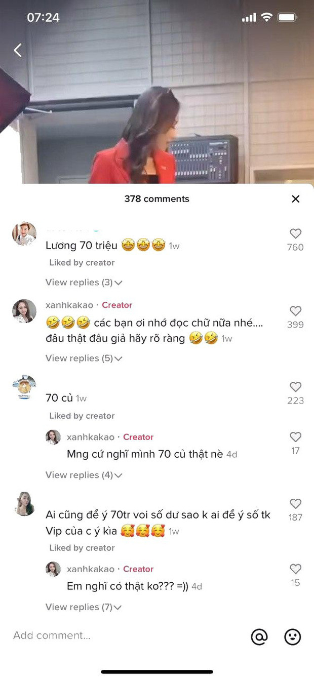 Điều khiến người xem bất ngờ đó chính là trong clip có đoạn Xuân Anh khoe rằng lương của cô nàng là 70 triệu đồng/ tháng, số dư tài khoản hiện đã có 3 tỷ.