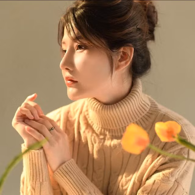 Đến thời điểm hiện tại, thông tin về đời tư cá nhân vẫn khá ít, cô nàng chưa từng công khai chuyện tình cảm nên nhiều fan càng có động lực vì nữ game thủ vẫn còn độc thân.