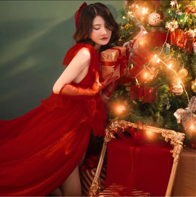 Cô nàng sở hữu vẻ đẹp mỏng manh, xinh xắn.