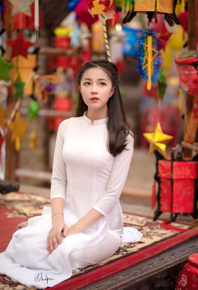 Nữ sinh lớp 11 cho biết mong muốn trong tương lai sẽ được đi nhiều nơi, khám phá cuộc sống muôn màu muôn vẻ.