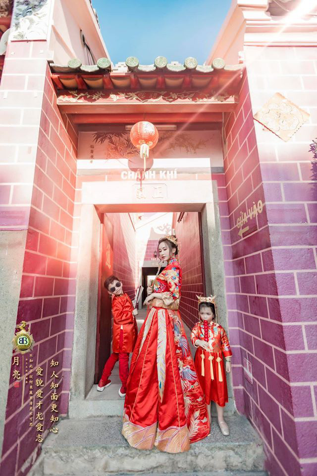 Với việc thích làm lố, tạo nét nên Mina Phạm là cái tên bị nhiều dân mạng không ưa. Cô được cho là thua xa, kém sang hơn hẳn vợ đầu của đại gia Minh Nhựa là Phương Thuý.