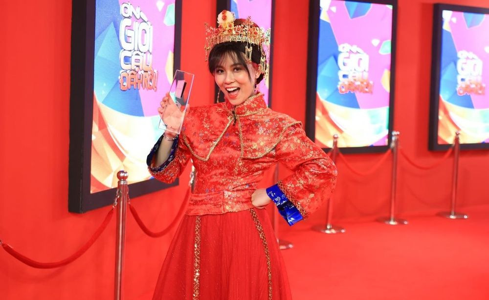 Với lối diễn thông minh của mình, nữ streamer Misthy đã giành được cup của chương trình Ơn giời! Cậu đây rồi.