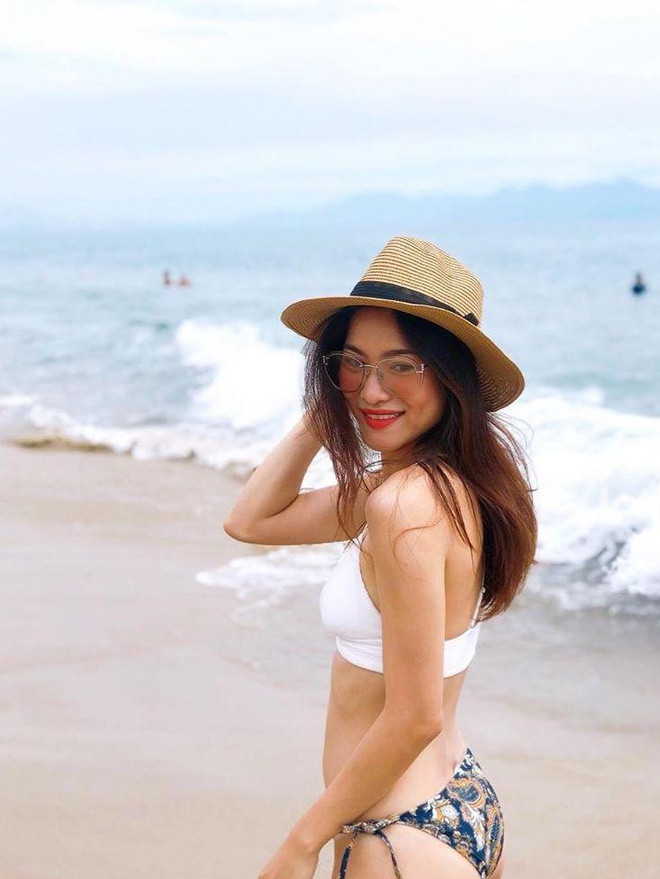 Nữ MC từng gây chú ý khi tự mua nhà riêng ở tuổi 24 và sau đó 2 năm thì sắm được xế hộp sang trọng.