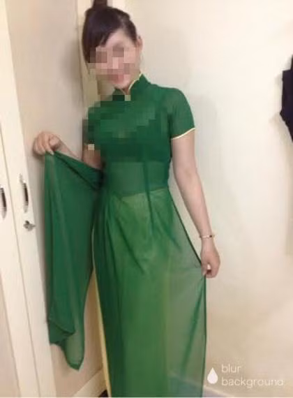 Những hình ảnh trên đã khiến cho biểu tượng truyền thống của người phụ nữ Việt Nam trở nên thật xấu xí và méo mó trong mắt mọi người.