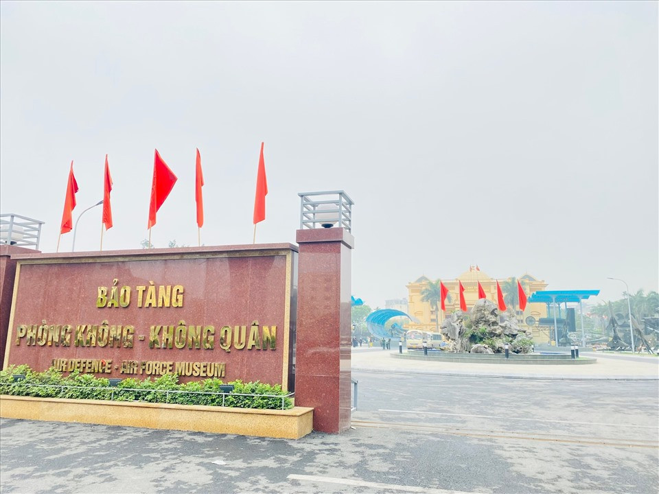 Tọa lạc tại số 173C đường Trường Chinh, phường Khương Mai, quận Thanh Xuân, bảo tàng Phòng Không – Không Quân Việt Nam là lưu giữ nhiều hiện vật, tài liệu về những trận không kích hiển hách của quân đội Việt Nam.