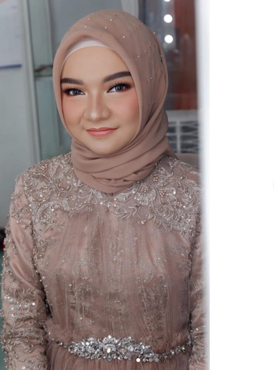 Trước khi trở thành người yêu, Risma Hani luôn thần tượng tiền vệ Witan Sulaeman. Cô nàng được đánh giá là có nhan sắc xinh đẹp và sở hữu nụ cười tươi.