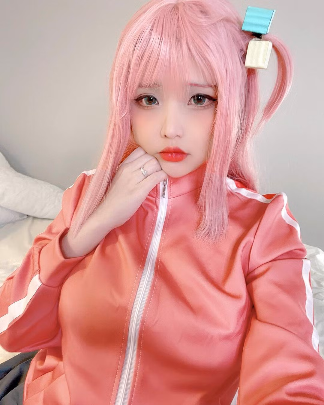 Hitori Gotou trong anime "Bocchi the Rock"