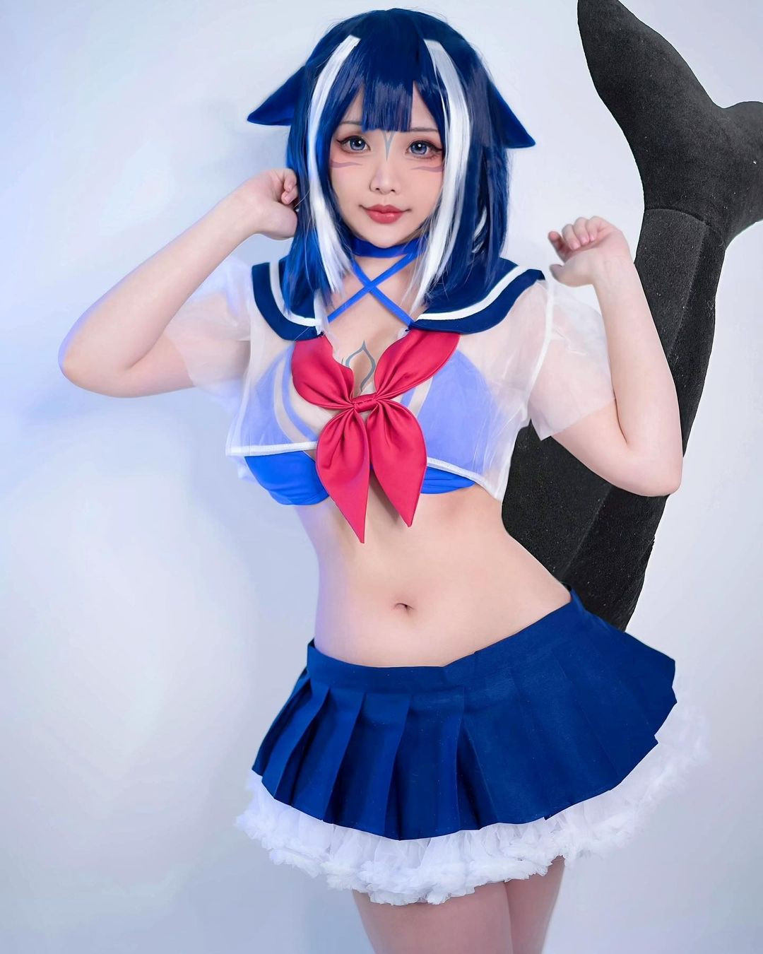 Phong cách của Hana Dinh là Ero cosplay, gợi cảm, quyến rũ và có phần người lớn trong những nhân vật cô thể hiện