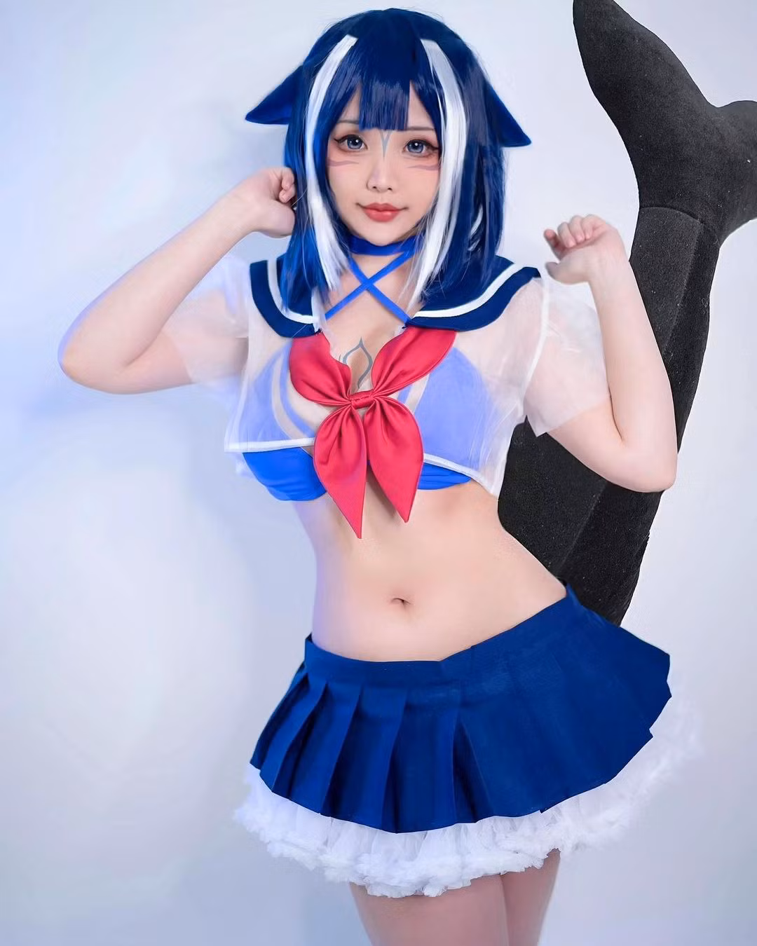 Phong cách của Hana Dinh là Ero cosplay, gợi cảm, quyến rũ và có phần người lớn trong những nhân vật cô thể hiện