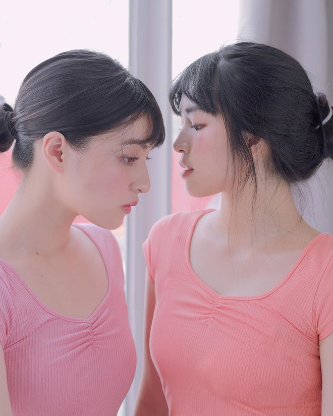 Sau khi bộ phim "Mắt biếc" của đạo diễn Victor Vũ ra rạp, showbiz có thêm một cặp bạn thân thiết là Thảo Tâm (vai Hồng) và Khánh Vân (vai Trà Long). Trên phim, cả hai gương mặt diễn viên mới đều được nhận xét là diễn xuất tốt, có hồn.