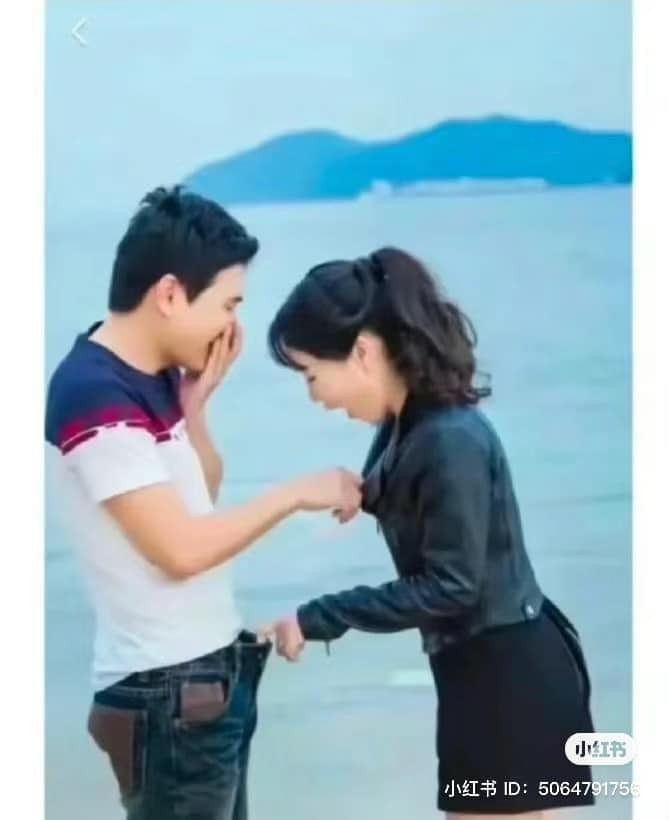 Cặp đôi này tạo dáng táo bạo quá