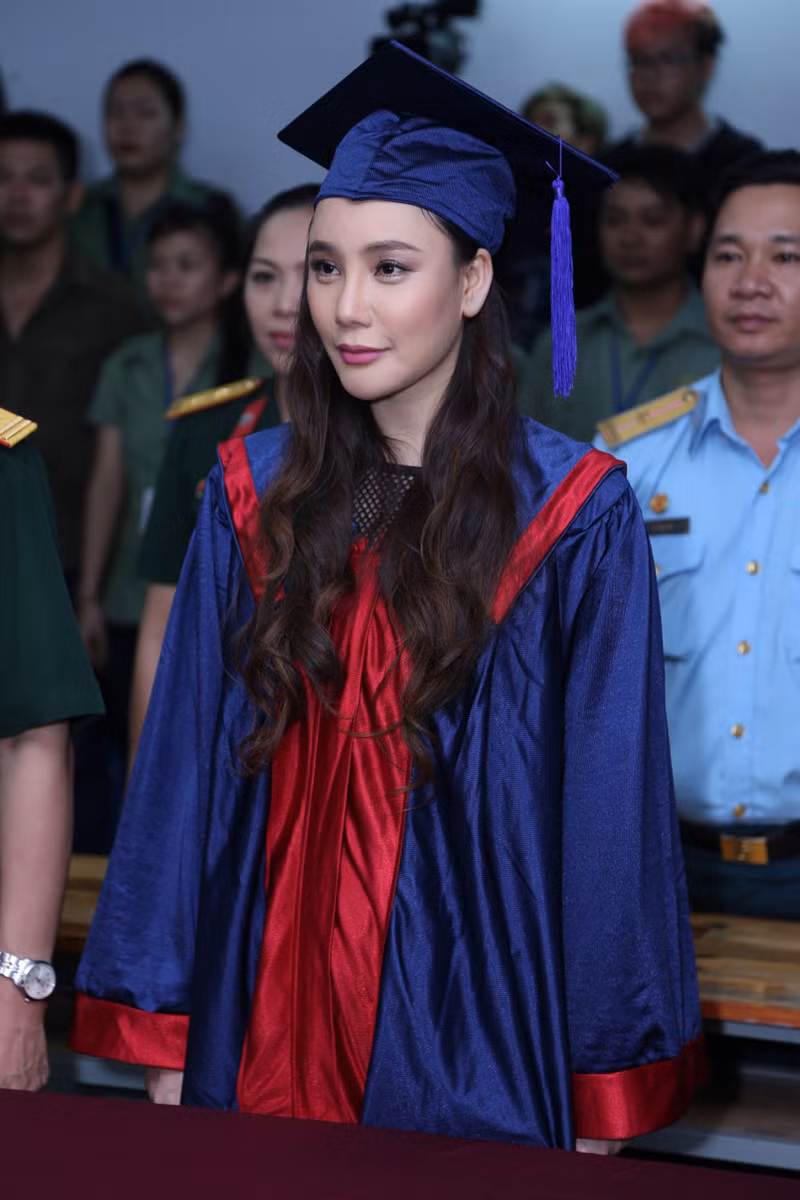 Để có thể đảm nhận tốt vai trò giảng dạy kiến thức cho thế hệ sinh viên, nữ ca sĩ phải thường xuyên tự soạn giáo án, đưa vào những bài học kinh nghiệm của bản thân để giúp sinh viên có cái nhìn rõ nét hơn về âm nhạc.