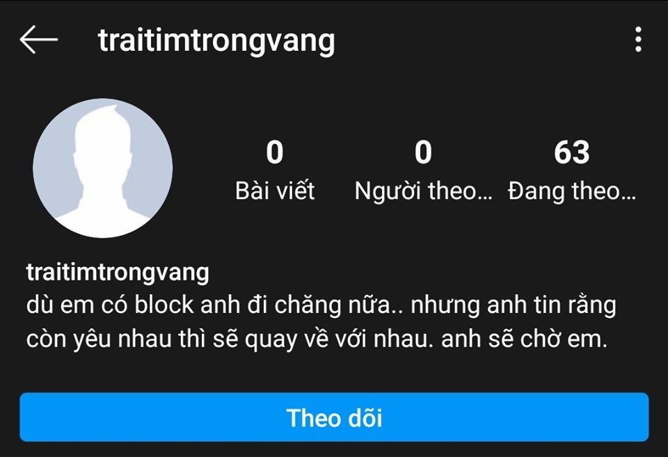 Thế nhưng, người cũ vẫn không ngừng "chai mặt", quyết tâm đợi chờ vì còn yêu nhau sẽ quay về bên nhau dù có bị block đi chăng nữa.