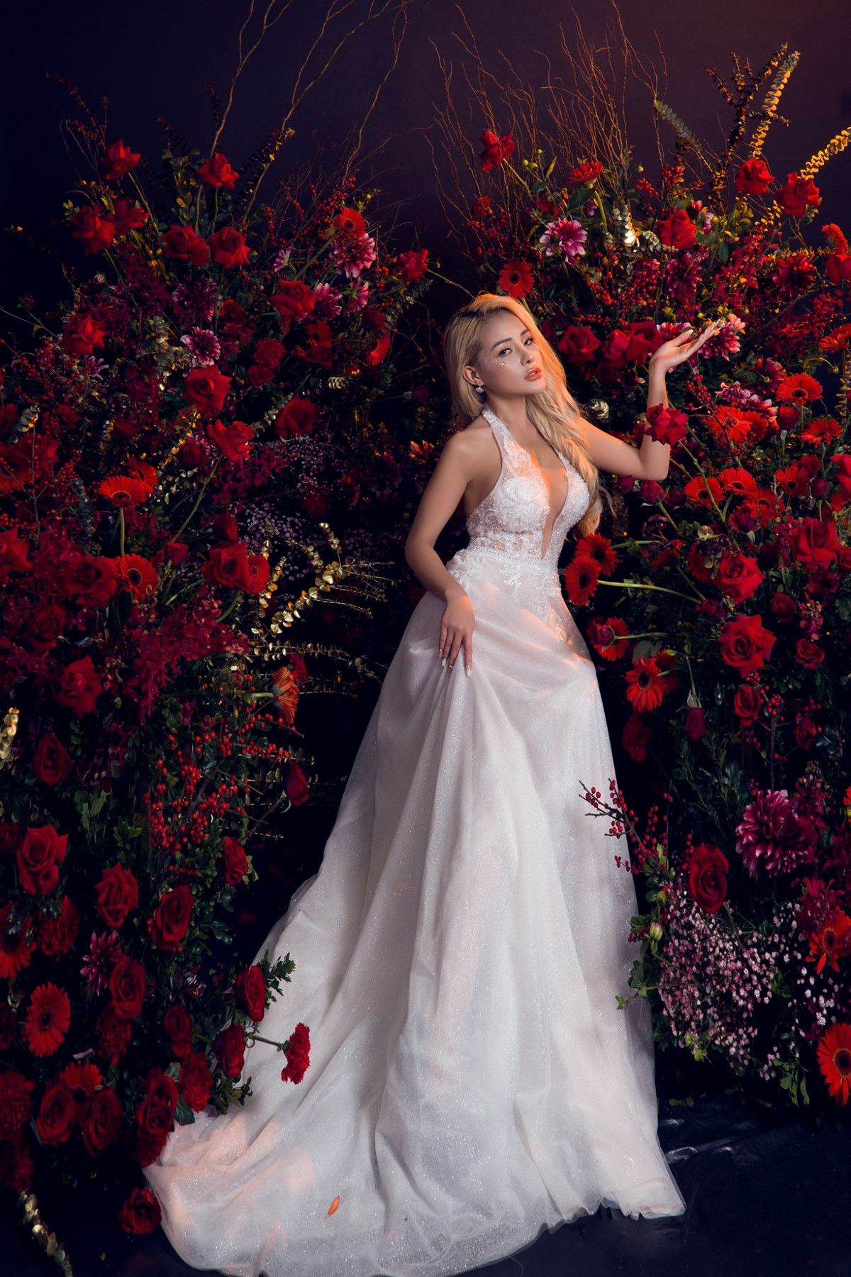 Thời gian gần đây, cô nàng ngực khủng thường xuyên lên mạng xã hội "cà khịa" Ngọc Trinh và hot girl "bắp cần bơ" Trần Thanh Tâm.